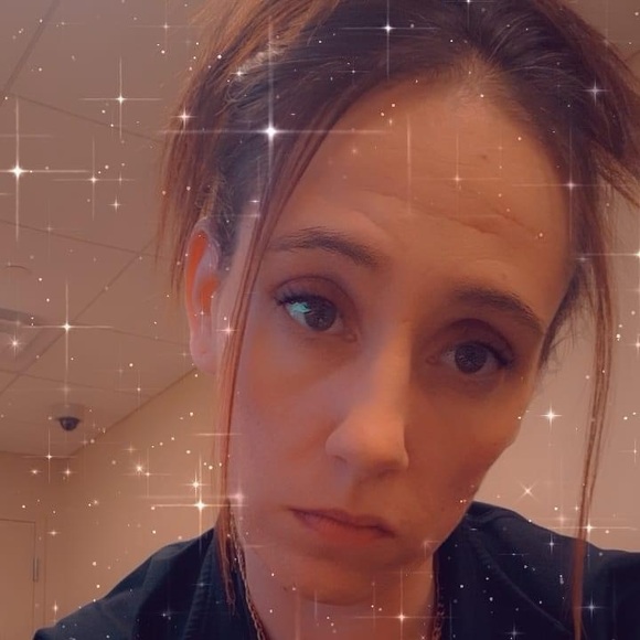 Meet your Posher, Monica - Picture 2 of 3